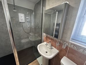 Photo 25- click for photo gallery